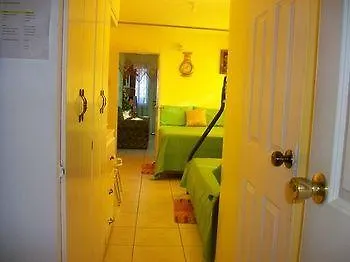 Bayville Holiday Apartment Port of Spain