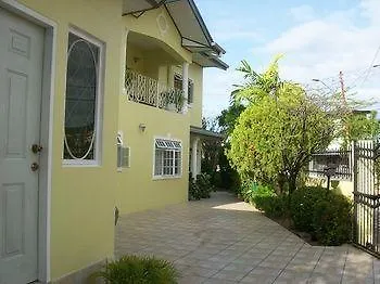 Bayville Holiday Apartment Port of Spain